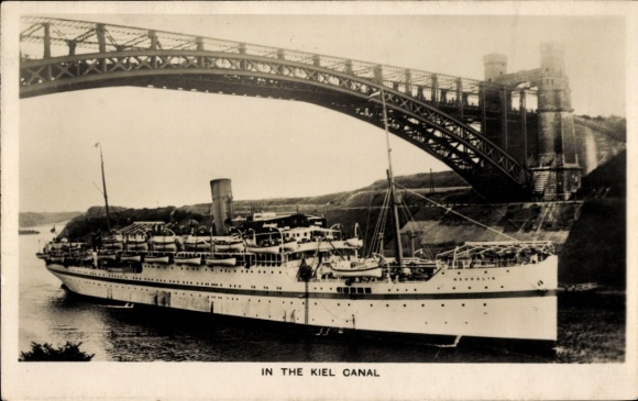Ak Dampfschiff HMT Neuralia im Nord-Ostsee-Kanal, Hochbrücke