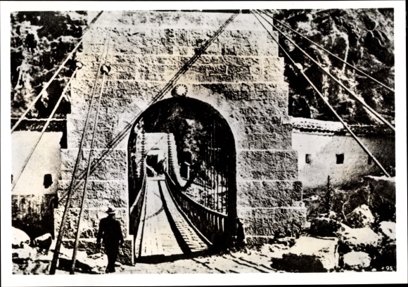 Foto Hoffmann, Eine der großen Stahlhängebrücken der tausend Meilen langen Burma Straße, April 1942