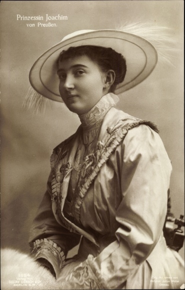 Ak Prinzessin Joachim von Preußen, Marie Auguste von Anhalt, Federhut