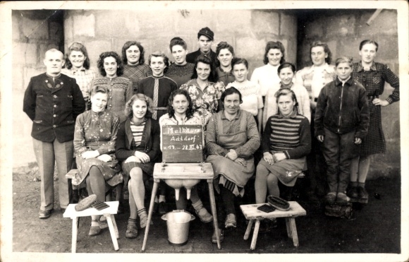 Foto Ak Adldorf Eichendorf in Niederbayern, Melkkurs
