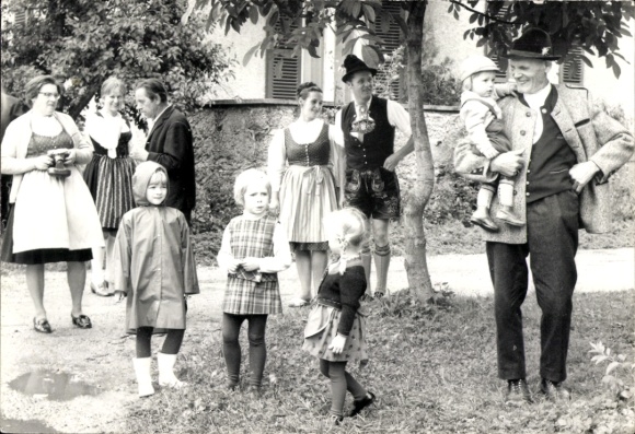 Foto Menschen in bayerischen Trachten
