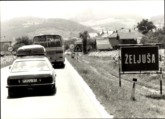 Foto Bulgarien, Autos, Dorf Zeljusa