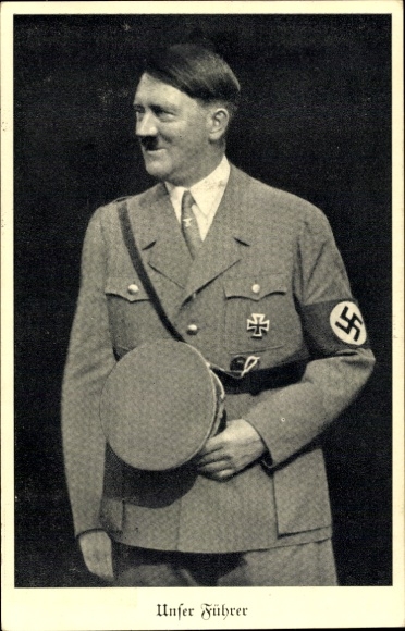 Ak Führer und Reichskanzler Adolf Hitler, Portrait in Parteiuniform, Schirmmütze
