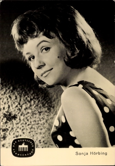 Ak Schauspielerin Sonja Hörbing, Portrait