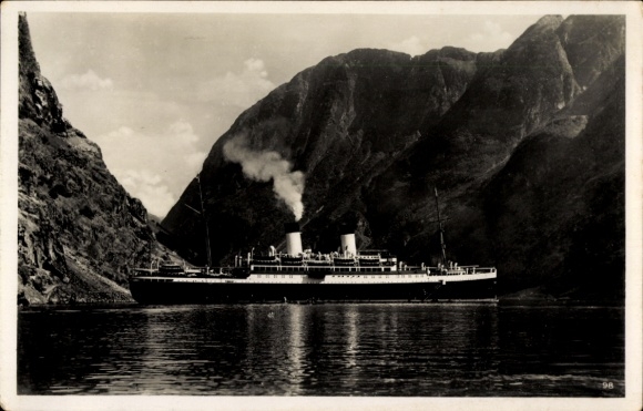 Ak Norwegen, HSDG Dampfer in einem Fjord, Monte Sarmiento