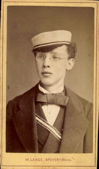 CdV Speyer am Rhein, Student mit Mütze und Brille, Portrait, Fotograf W. Lange, Königsplatz