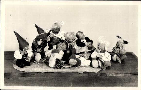 Ak Sonneberg in Thüringen, Deutsches Spielzeugmuseum, Wichtelgruppe von Else Feldkeller