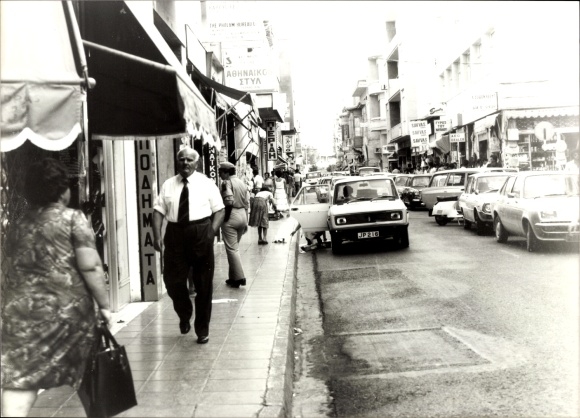 Foto Nikosia Zypern, Straßenverkehr, Autos, Passanten